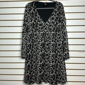 BCBGMAXAZRIA. Ladies Bell Long Sleeve Size XLarge Dress